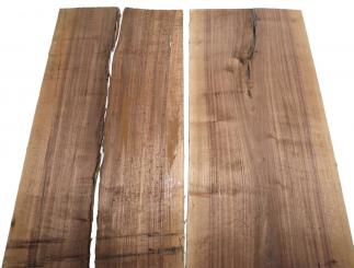 3x Nussbaumholz Brettchen Sägefurnier 85x18-36cm x 7-9mm #P4 