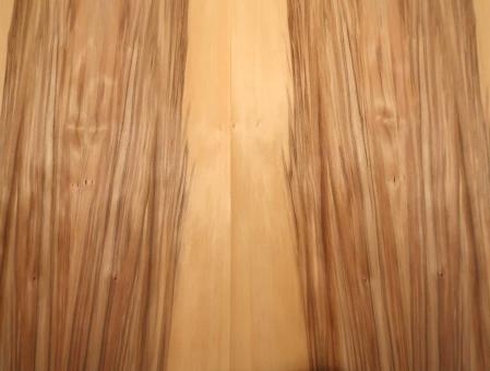 Satin Nußbaum Furnier Amberbaum 133x17-19cm 4 Blätter 